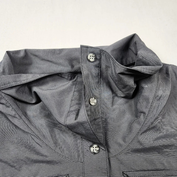 Mountain Hard Wear Pull Over 1/4 Button Shirt. - Picture 4 of 6